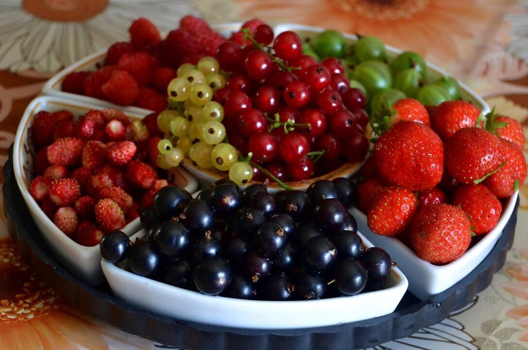 fruits and berries for effectiveness